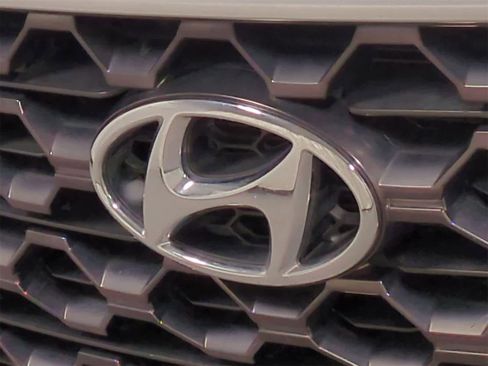 Used 2019 Hyundai Santa Fe SEL image 17