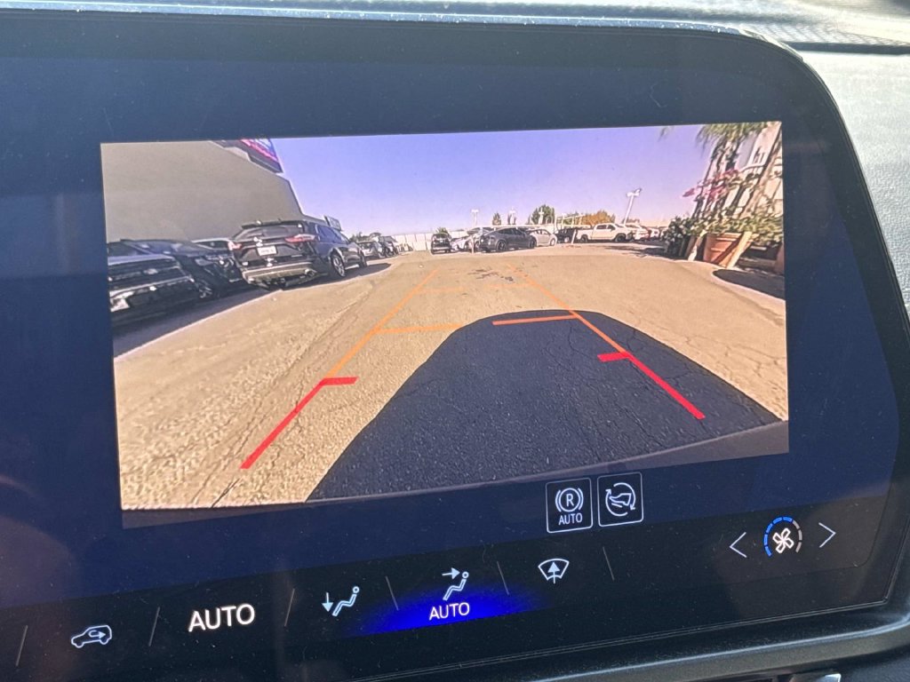 Used 2026 Chevrolet Equinox EV LT FWD image 21