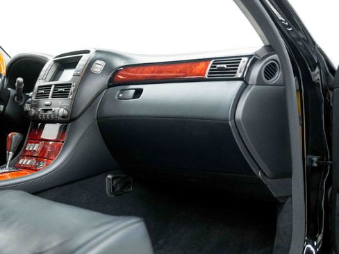 Used 2004 Lexus LS 430 RWD image 61