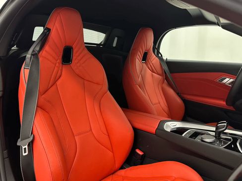 Used 2024 BMW Z4 M40i w/ Premium Package image 21