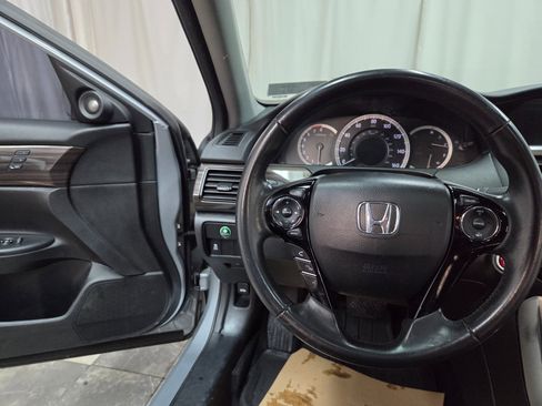 Used 2017 Honda Accord EX-L image 19