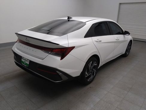 Used 2025 Hyundai Elantra Sport image 9