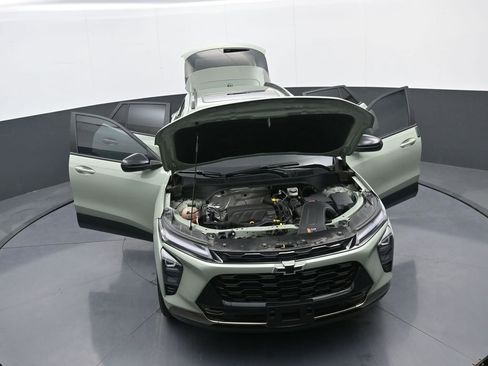 Used 2024 Chevrolet Trax ACTIV w/ Sunroof Package image 38