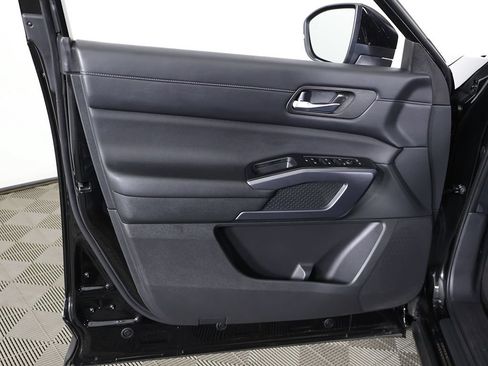 Used 2023 Nissan Pathfinder SL w/ SL Premium Package AWD/4WD image 27