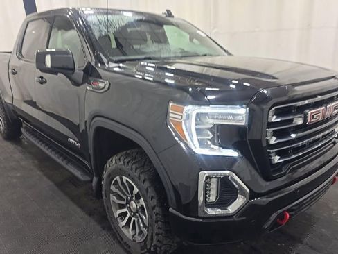 Used 2022 GMC Sierra 1500 AT4 w/ AT4 Premium Package AWD/4WD image 2
