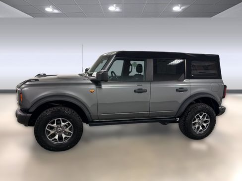 Used 2023 Ford Bronco Badlands AWD/4WD image 2