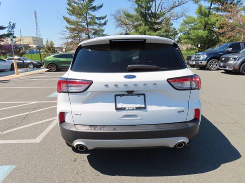 Used 2020 Ford Escape SE Sport image 6