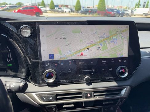 Used 2023 Tesla Model Y Long Range AWD/4WD image 3