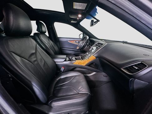 Used 2018 Lincoln MKX Reserve FWD image 34
