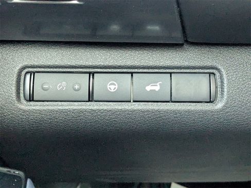 New 2025 Nissan Pathfinder SL image 23