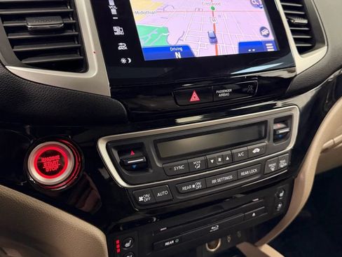Used 2016 Honda Pilot Elite image 32