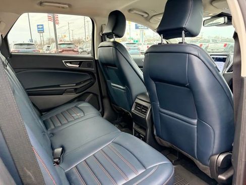 Used 2023 Ford Edge SEL w/ Sport Appearance Package image 15