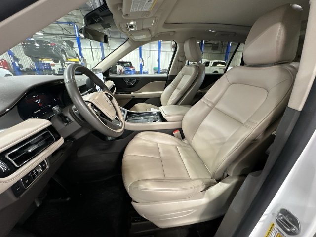 Used 2022 Lincoln Aviator AWD w/ Premium Package image 17