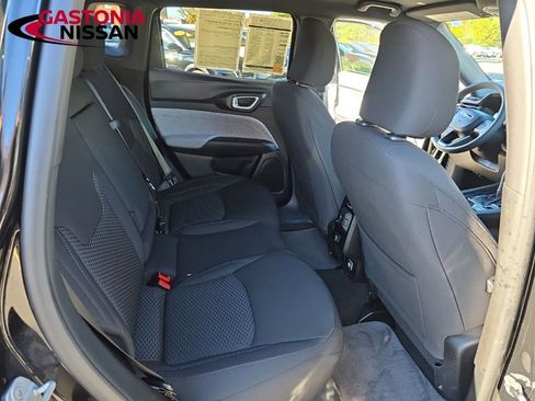 Used 2025 Jeep Compass Sport image 46