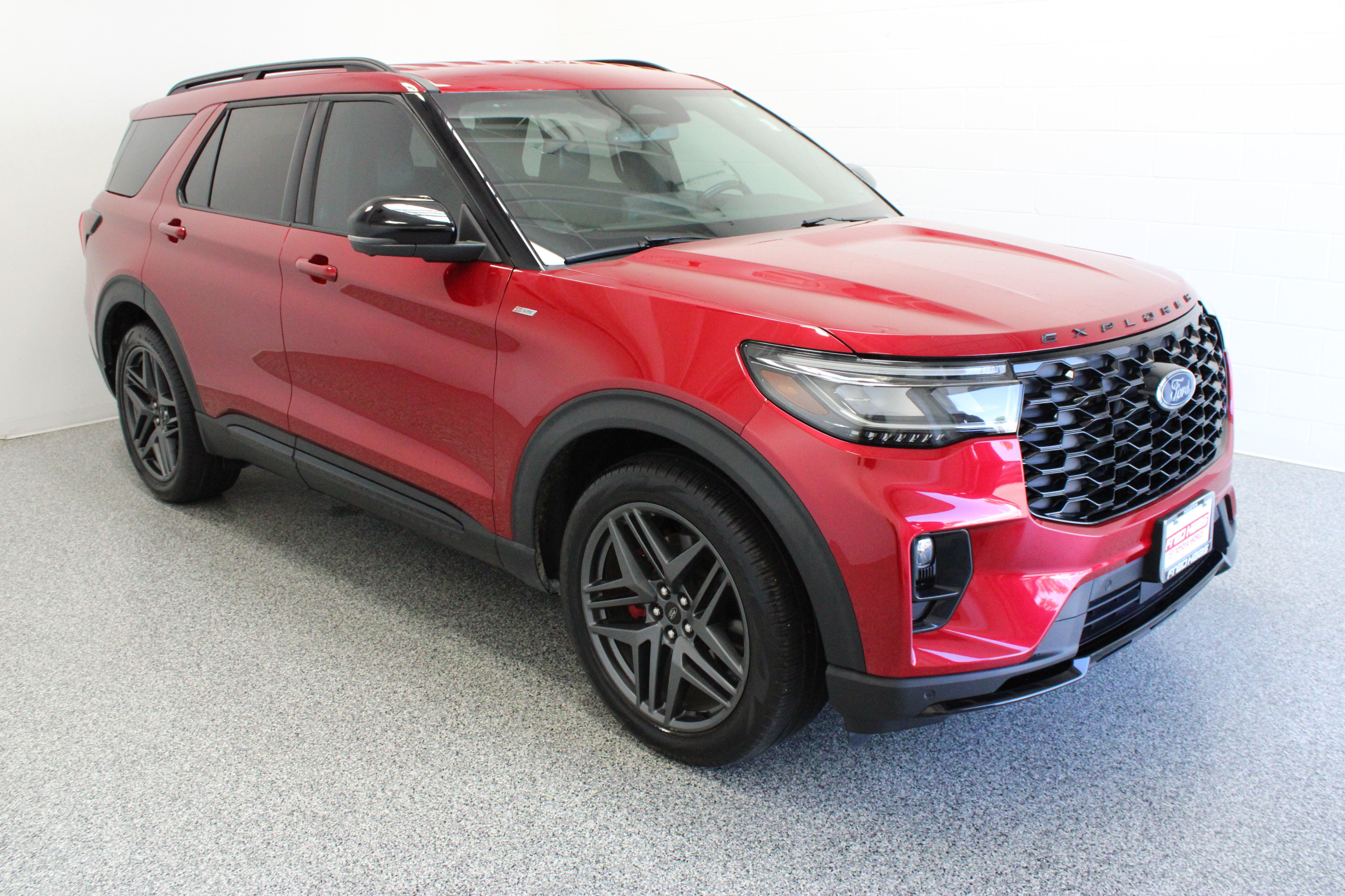Used 2025 Ford Explorer ST-Line w/ Premium Package RWD image 4