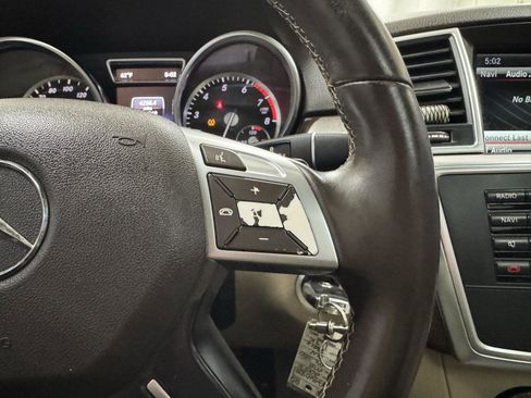 Used 2015 Mercedes-Benz ML 350 2WD w/ Premium 1 Package image 21