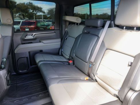 Used 2025 Chevrolet Silverado 2500 ZR2 w/ Technology Package image 28