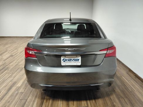 Used 2011 Chrysler 200 Touring image 22