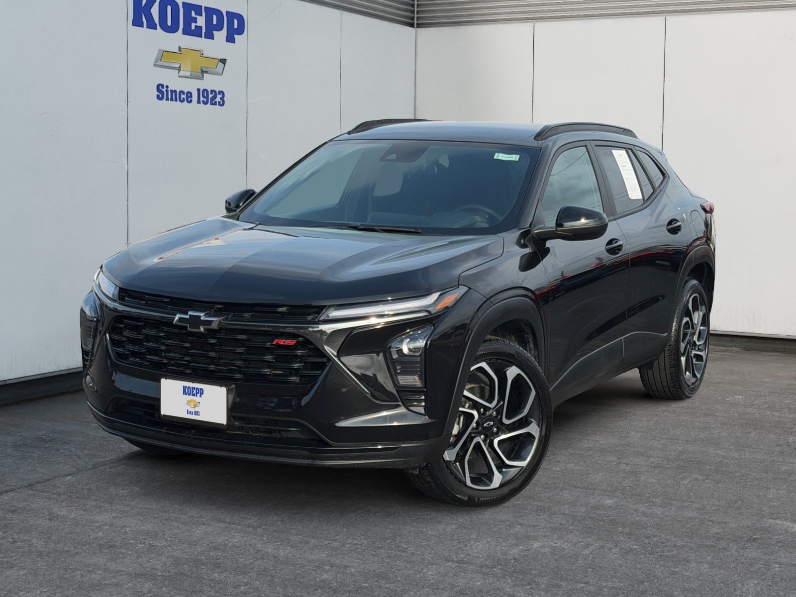 Used 2025 Chevrolet Trax RS w/ Driver Confidence Package FWD image 1