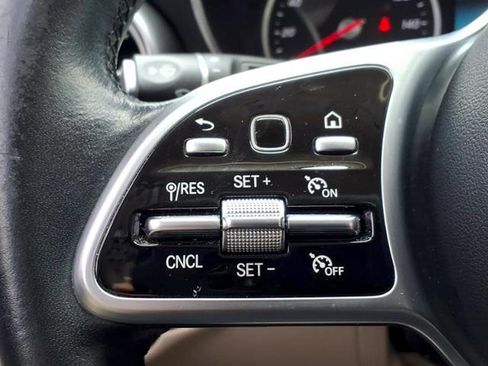 Used 2021 Mercedes-Benz GLC 300 image 32