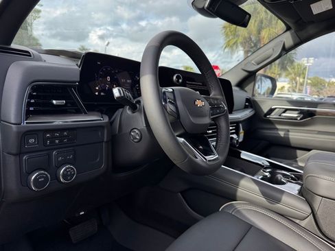 New 2025 Chevrolet Suburban Premier RWD image 27