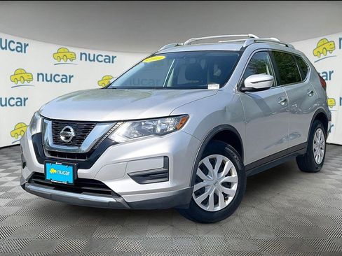 Used 2017 Nissan Rogue S w/ S Appearance Package AWD/4WD image 3