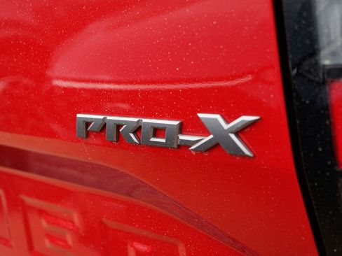 Used 2022 Nissan Frontier Pro-X RWD image 7