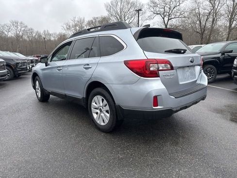 Used 2017 Subaru Outback 2.5i Premium image 6