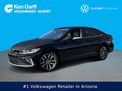 Certified 2025 Volkswagen Jetta SE image 1