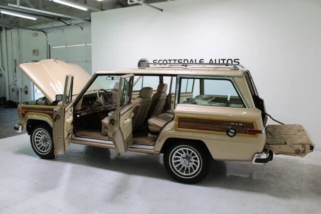 Used 1989 Jeep Grand Wagoneer AWD/4WD image 17