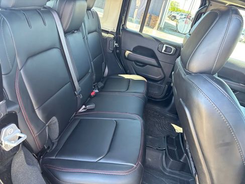 Used 2024 Jeep Wrangler Unlimited Rubicon AWD/4WD image 33