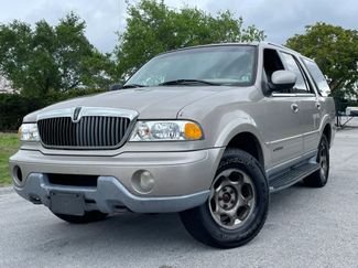 Used 2001 Lincoln Navigator 4WD video 2