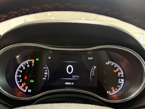 Used 2021 Jeep Grand Cherokee Trailhawk w/ Premium Lighting Group AWD/4WD image 13