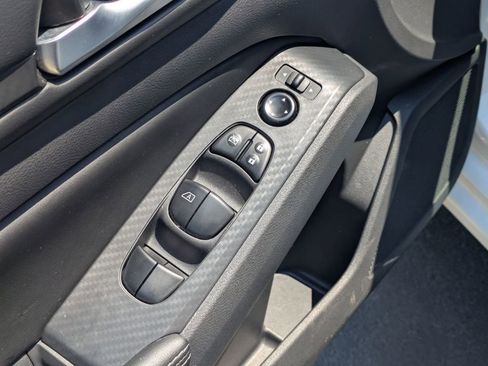 Used 2025 Nissan Altima 2.5 SV FWD image 13