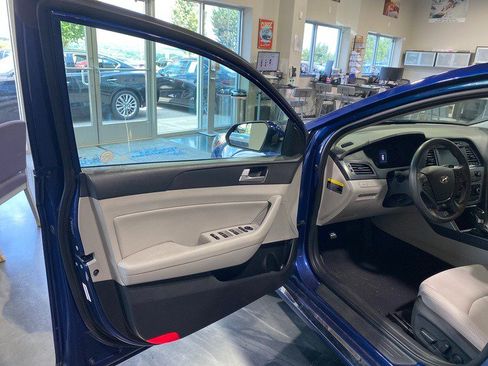 Used 2017 Hyundai Sonata Sport FWD image 13