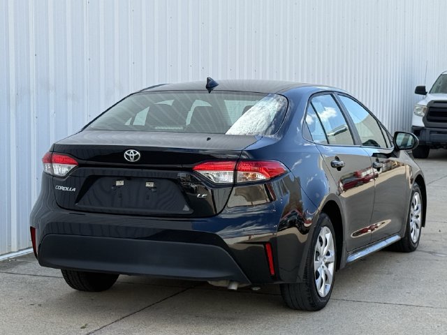 Used 2025 Toyota Corolla LE FWD image 4
