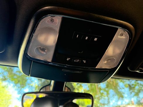 Used 2018 Jeep Grand Cherokee Limited AWD/4WD image 38