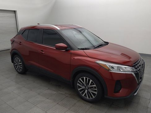 Used 2021 Nissan Kicks SV image 11
