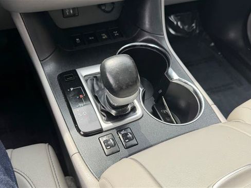 Used 2015 Toyota Highlander XLE AWD/4WD image 39