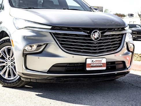 Used 2024 Buick Enclave Premium image 3