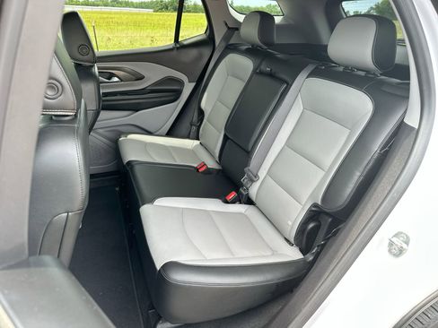 Certified 2023 GMC Terrain SLT image 21