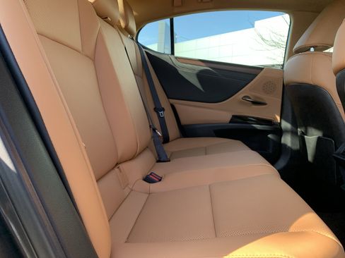 Used 2025 Lexus ES 350 w/ Premium Package image 33