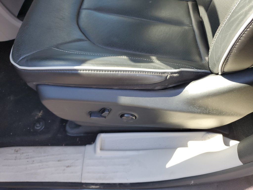 Certified 2023 Chrysler Pacifica Limited FWD image 17
