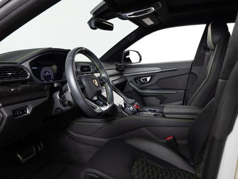 Used 2021 Lamborghini Urus AWD/4WD image 26