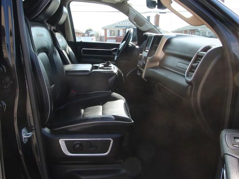 Used 2019 RAM 1500 Laramie image 10