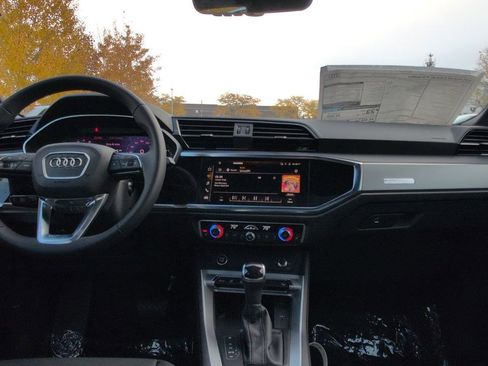 New 2025 Audi Q3 2.0T Premium image 23