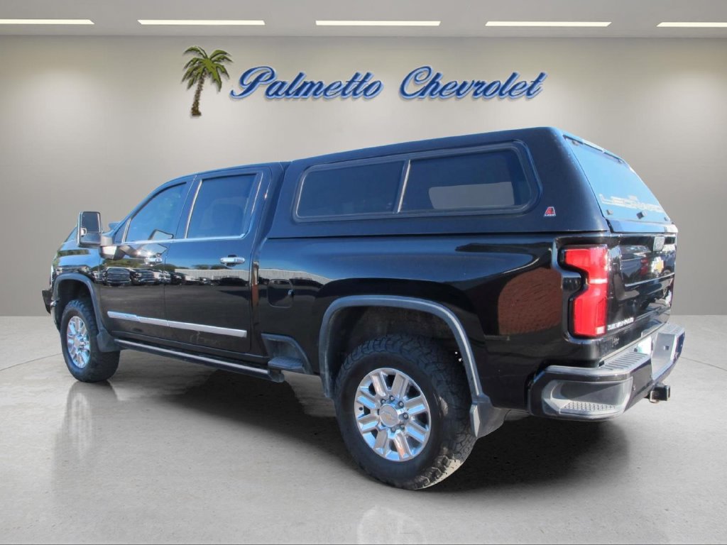 Used 2024 Chevrolet Silverado 2500 High Country w/ High Country Premium Package AWD/4WD image 4