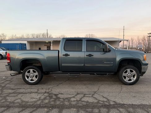 Used 2011 GMC Sierra 2500 SLE w/ SLE Preferred Package image 4