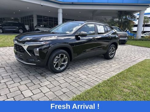Used 2024 Chevrolet Trax LT FWD image 21