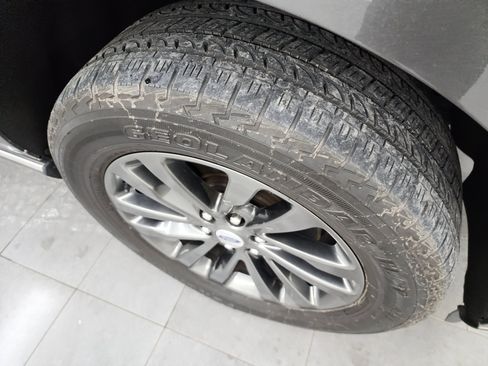 Used 2021 Ford Expedition Max Limited AWD/4WD image 3
